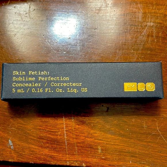 Pat Mcgrath Labs concealer in Light6. - Picture 2 of 4